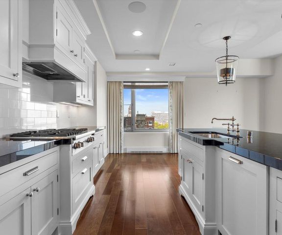 923 E Kilbourn AVENUE #703, Milwaukee, WI 53202