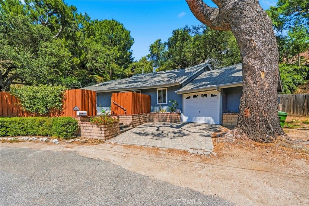 Image 1 of property listing at 6489 Alta Gracia, Tujunga, CA 91042