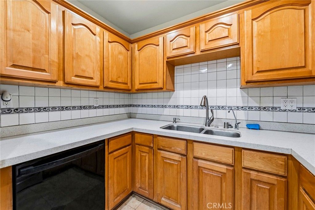 Image 18 of property listing at 6489 Alta Gracia, Tujunga, CA 91042
