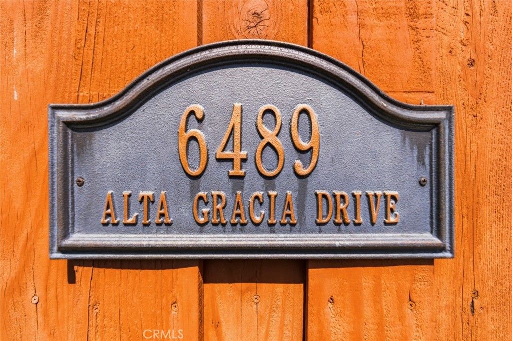 Image 3 of property listing at 6489 Alta Gracia, Tujunga, CA 91042