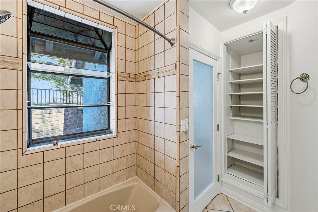Image 37 of property listing at 6489 Alta Gracia, Tujunga, CA 91042