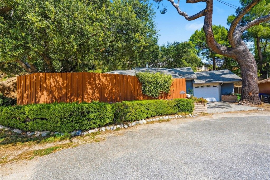 Image 42 of property listing at 6489 Alta Gracia, Tujunga, CA 91042