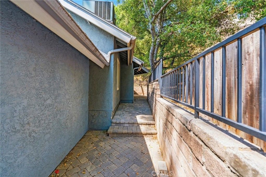Image 43 of property listing at 6489 Alta Gracia, Tujunga, CA 91042