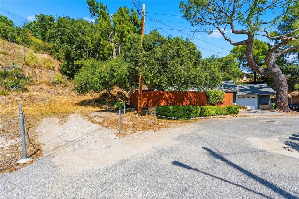 Image 53 of property listing at 6489 Alta Gracia, Tujunga, CA 91042