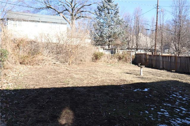 520 E 66th Terrace, Kansas City, MO 64131