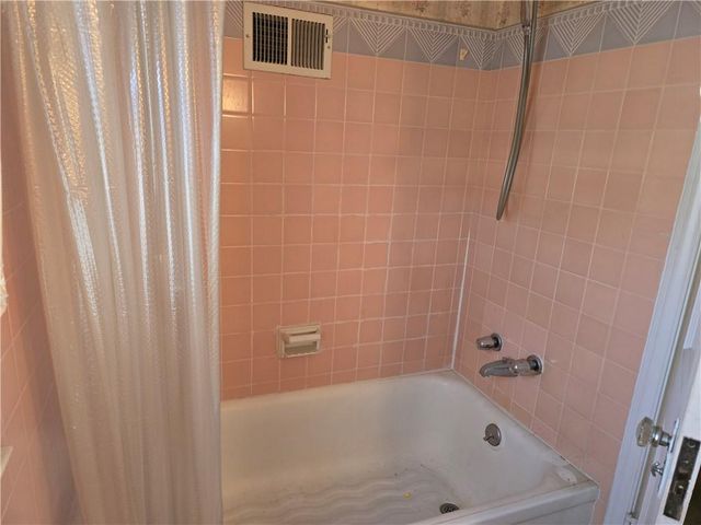 520 E 66th Terrace, Kansas City, MO 64131