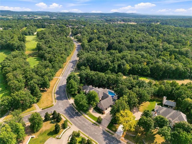 4921 Clear Creek Boulevard, Fayetteville, AR 72704