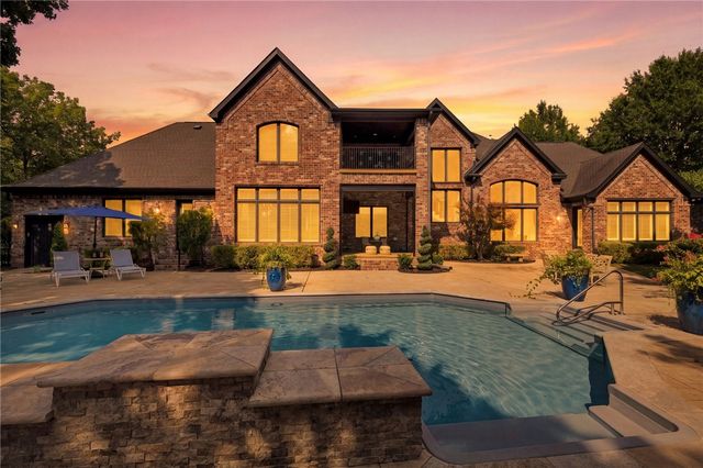 4921 Clear Creek Boulevard, Fayetteville, AR 72704