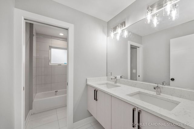 100 E Adams Avenue, Villa Park, IL 60181