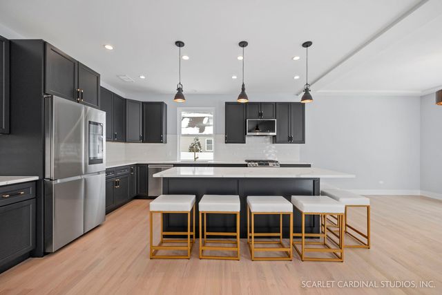 100 E Adams Avenue, Villa Park, IL 60181