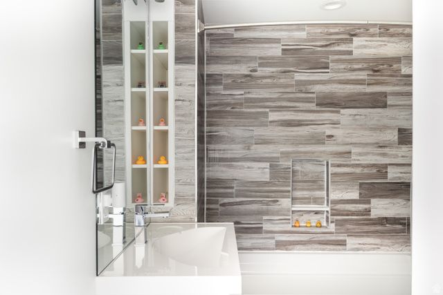 4296 MULHOLLAND ST, Salt Lake City, UT 84124