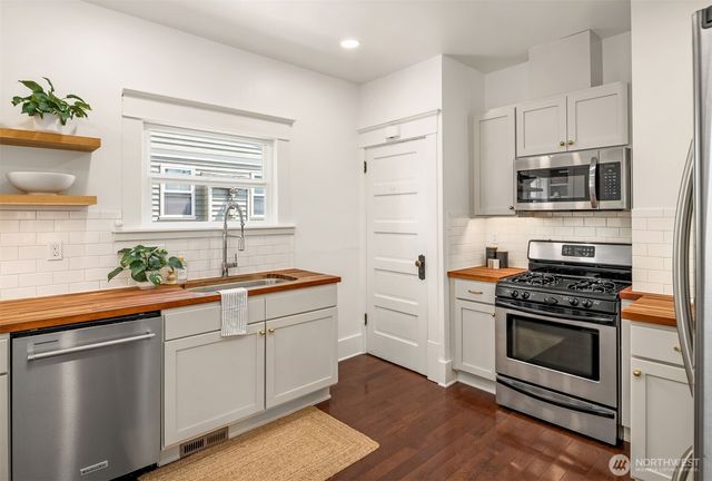 1132 NW 56th Street, Seattle, WA 98107