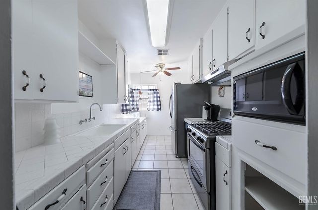 116 Circle Drive, Bakersfield, CA 93308