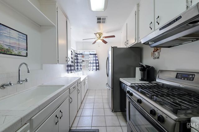 116 Circle Drive, Bakersfield, CA 93308