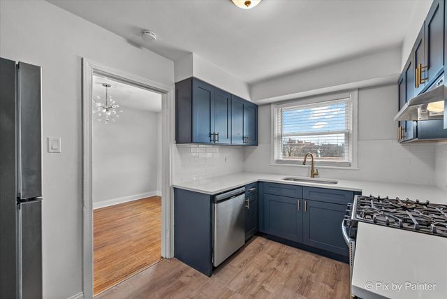 2719 W Berwyn Avenue 2, Chicago, IL 60625