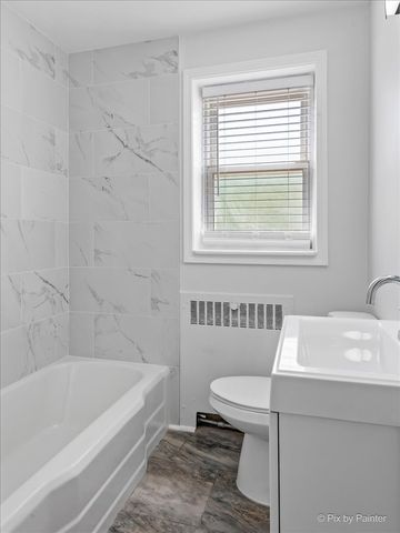 2719 W Berwyn Avenue 2, Chicago, IL 60625