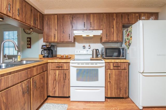 6710 RANCHWOOD LOOP, New Port Richey, FL 34653