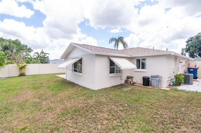 6710 RANCHWOOD LOOP, New Port Richey, FL 34653