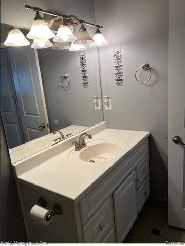 7610 Woodview Drive, Westland, MI 48185