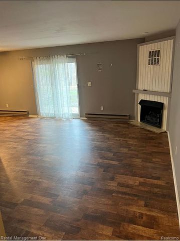 7610 Woodview Drive, Westland, MI 48185