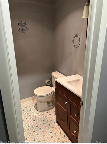 7610 Woodview Drive, Westland, MI 48185