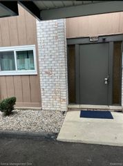 7610 Woodview Drive, Westland, MI 48185