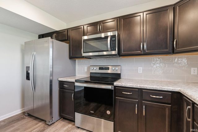 4528 Stone Harbor Court, New Haven, IN 46774