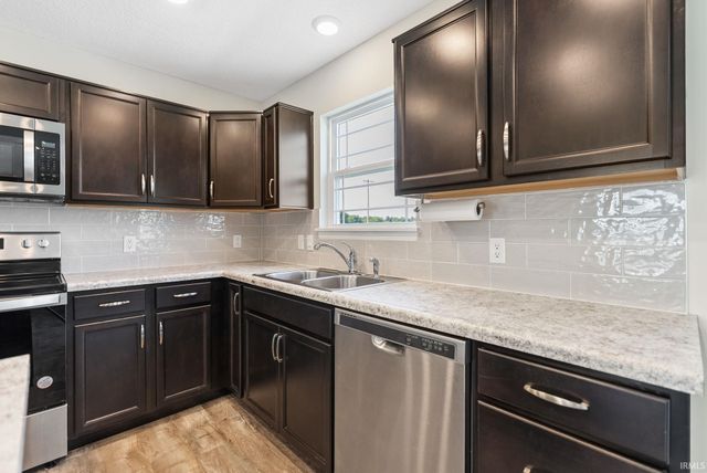 4528 Stone Harbor Court, New Haven, IN 46774