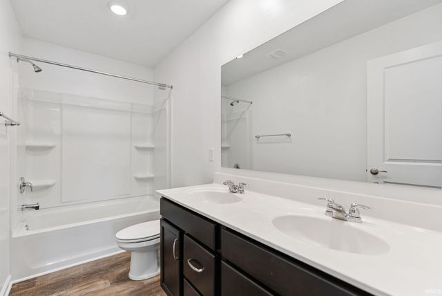 4528 Stone Harbor Court, New Haven, IN 46774