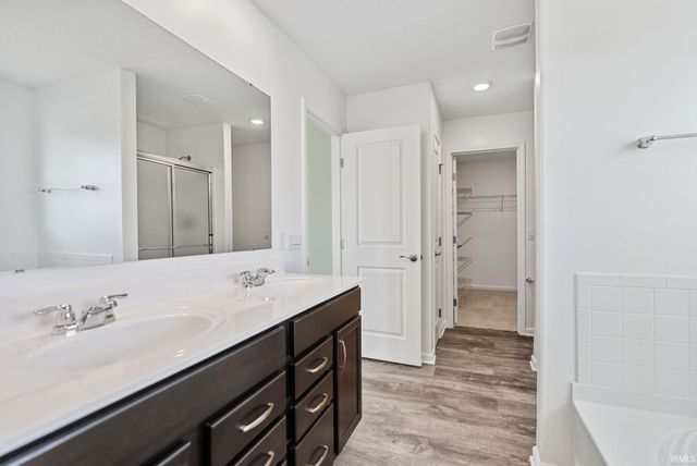 4528 Stone Harbor Court, New Haven, IN 46774