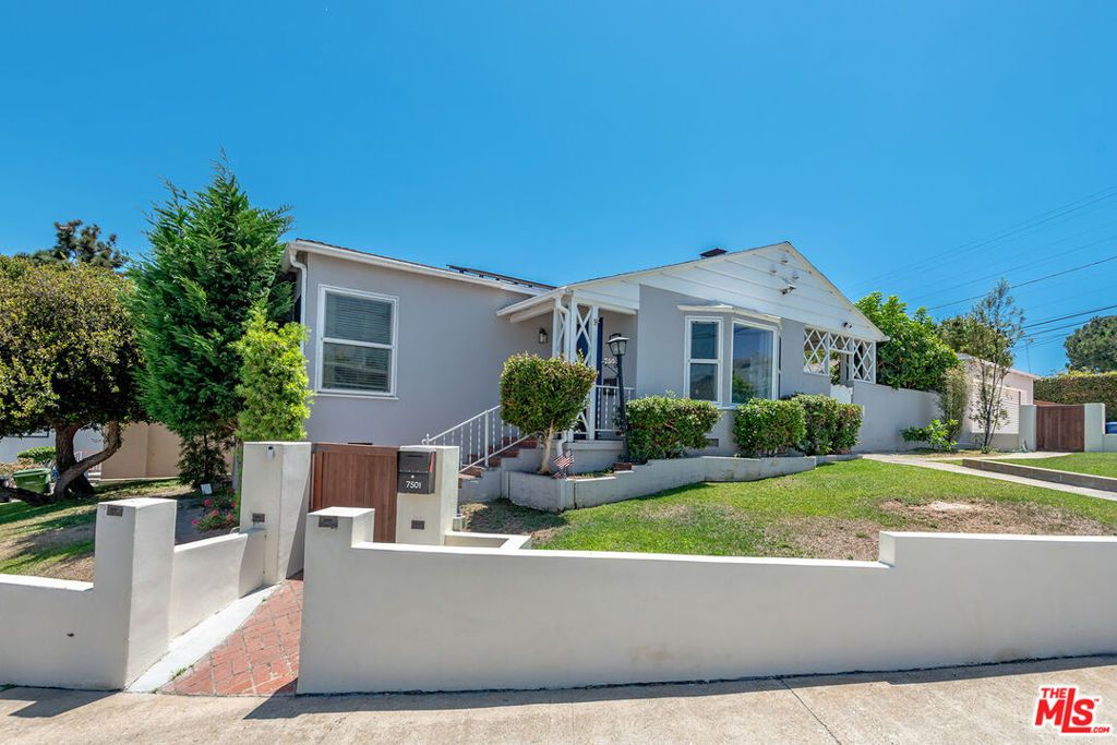 7501 Earldom Avenue, Playa Del Rey, CA 90293 — exterior