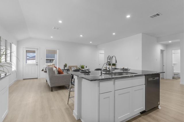 1018 Paddlefish, Alvin, TX 77511