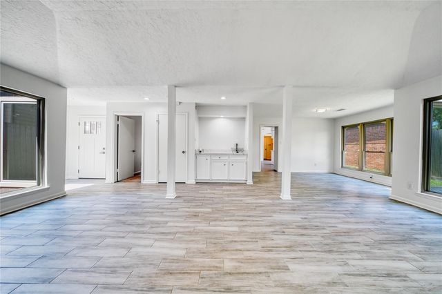 11107 Kitty Brook Drive, Houston, TX 77071