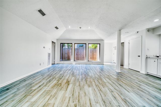 11107 Kitty Brook Drive, Houston, TX 77071