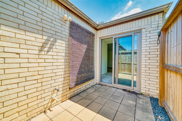 11107 Kitty Brook Drive, Houston, TX 77071