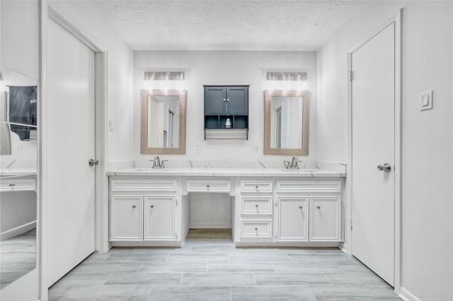 11107 Kitty Brook Drive, Houston, TX 77071