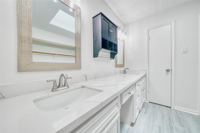 11107 Kitty Brook Drive, Houston, TX 77071