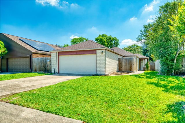 11107 Kitty Brook Drive, Houston, TX 77071