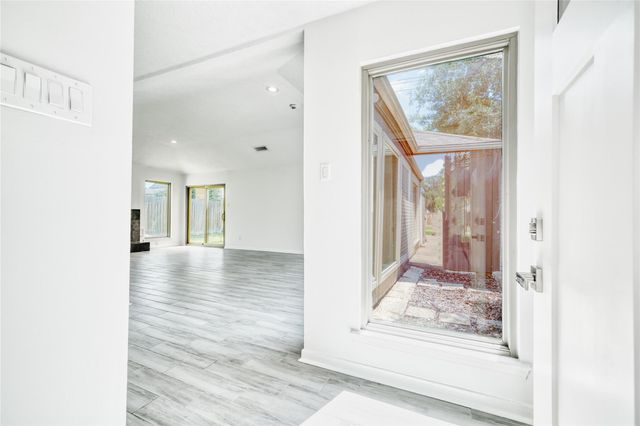 11107 Kitty Brook Drive, Houston, TX 77071