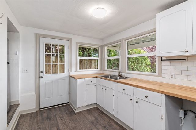 1906 N Wycoff Avenue, Bremerton, WA 98312