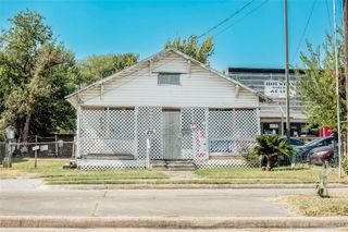 2411 Fulton Street, Houston, TX 77009