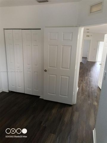1095 Golden Lakes Boulevard 924, West Palm Beach, FL 33411