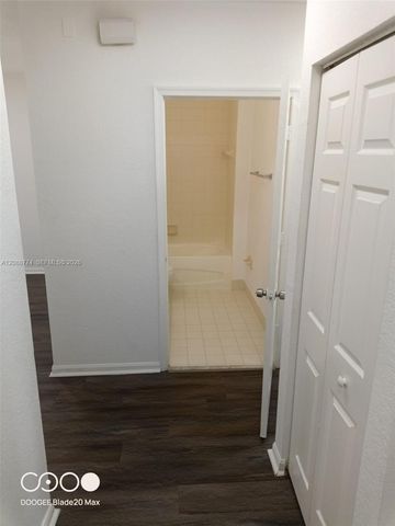 1095 Golden Lakes Boulevard 924, West Palm Beach, FL 33411