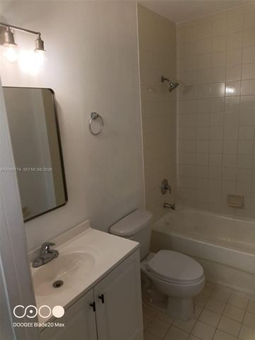 1095 Golden Lakes Boulevard 924, West Palm Beach, FL 33411