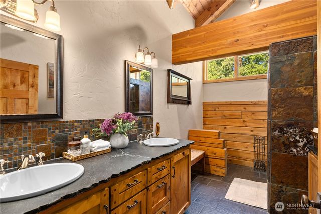 381 Jolly Mountain Drive, Ronald, WA 98940