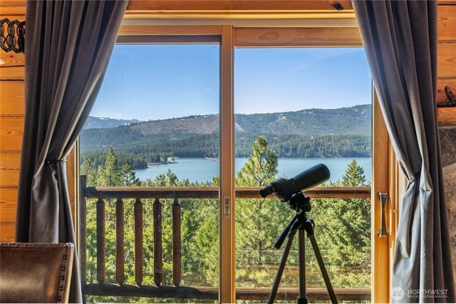 381 Jolly Mountain Drive, Ronald, WA 98940