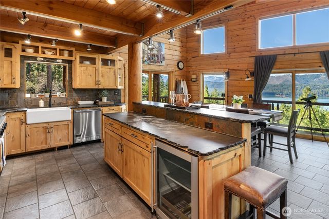 381 Jolly Mountain Drive, Ronald, WA 98940