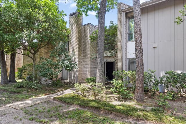 2127 Lake Village Drive, Houston, TX 77339