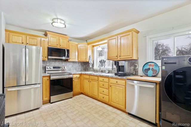 4956 Center Street, Millington Village, MI 48746