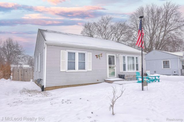 4956 Center Street, Millington Village, MI 48746